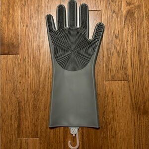 NEW Gray Silicone Cleaning Glove $5 add on